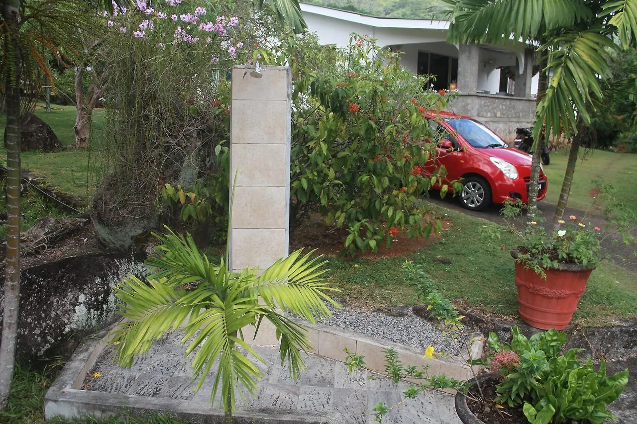 Bed & Breakfast Daniella'S Bungalows Bel Ombre