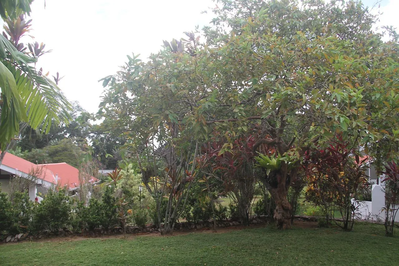 Daniella'S Bungalows Bel Ombre 2*,  Seychelles