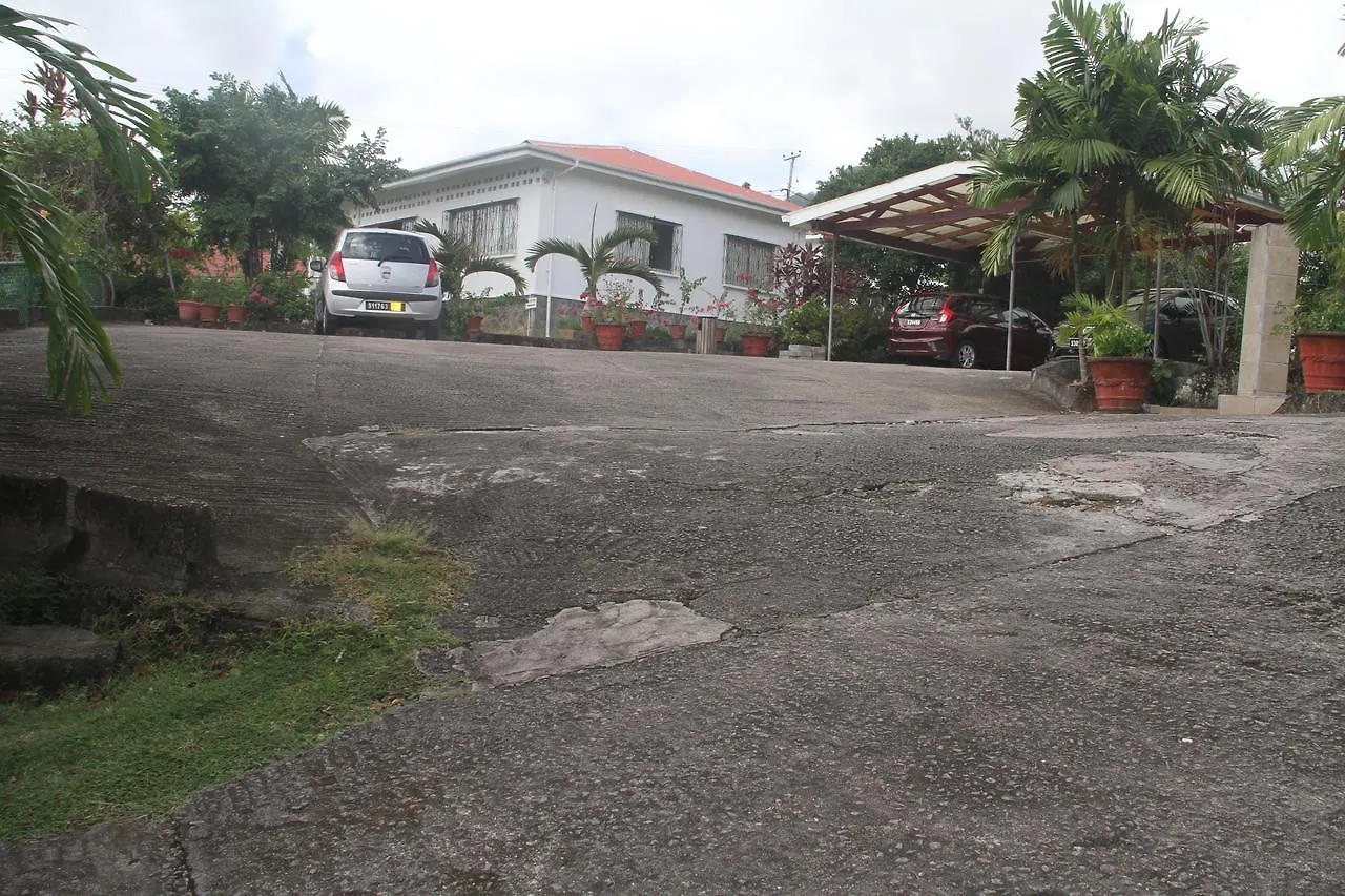 Bed & Breakfast Daniella'S Bungalows Bel Ombre